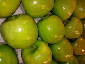What does an apple taste like?